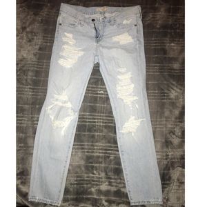 Abercrombie & Fitch Distressed boyfriend Jean
